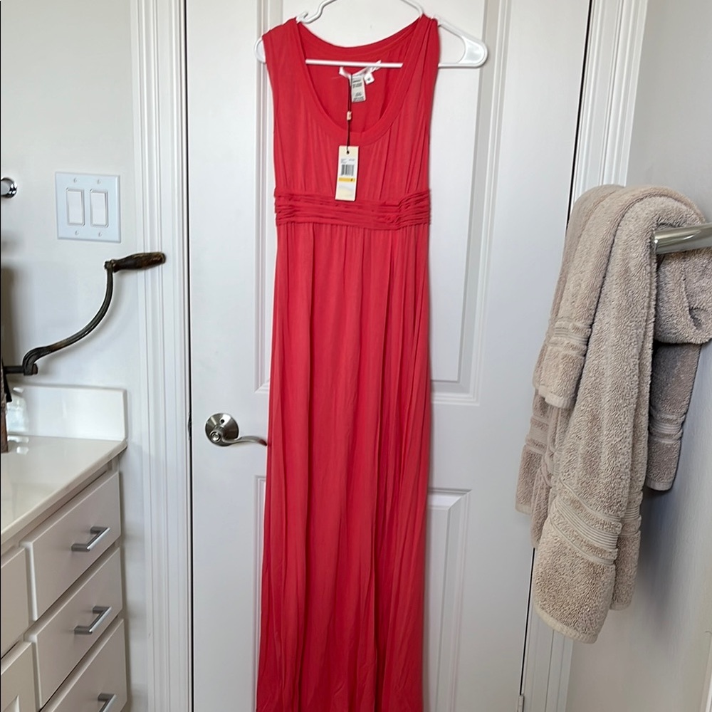 Red Sleeveless Maxi Dress